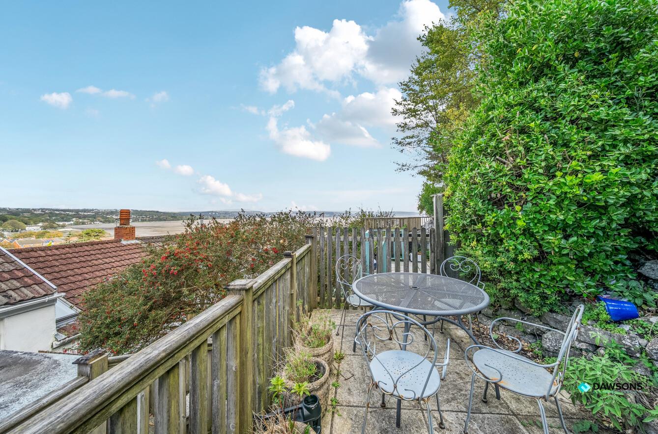 Village Lane, Mumbles, Swansea, SA3 4EB
